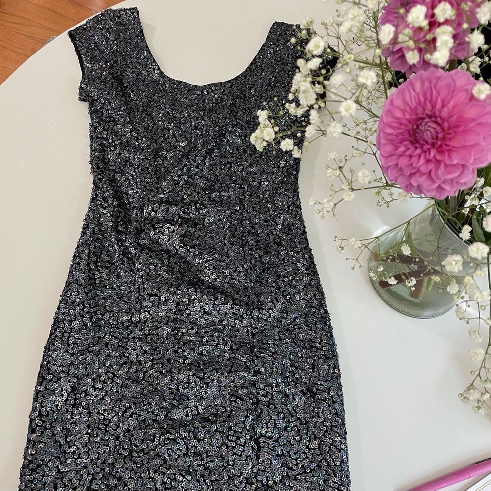 Mini Cute Sequin Dress 🤍